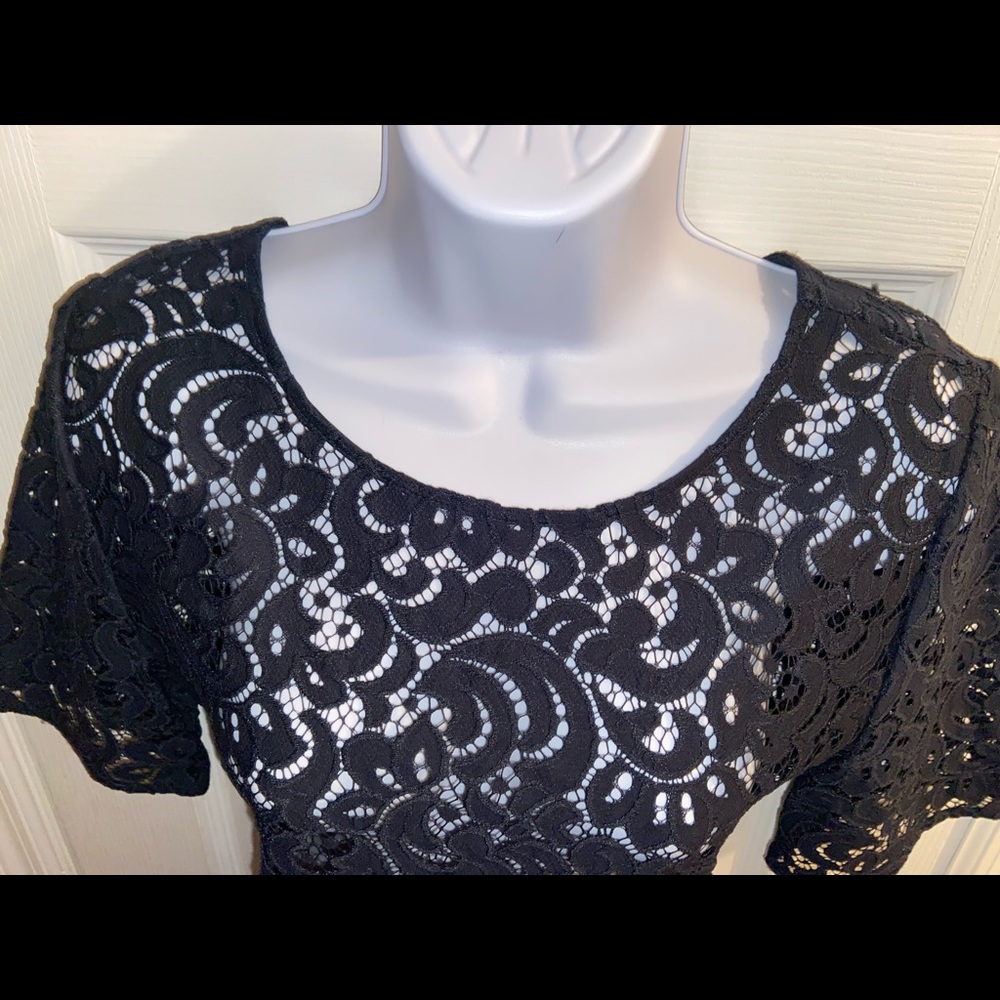 Anne Taylor LOFT lace top - EUC - Women’s M